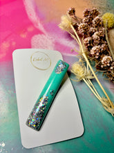 Load image into Gallery viewer, Hand poured Resin hair clips