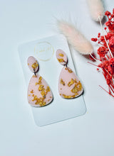 Load image into Gallery viewer, Resin Earring