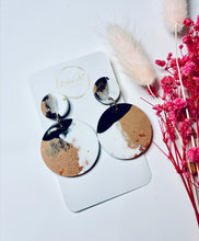 Load image into Gallery viewer, Resin Circle Earrings