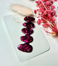 Load image into Gallery viewer, Hand poured Resin hair clips