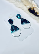 Load image into Gallery viewer, Resin Earring