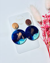 Load image into Gallery viewer, Resin Circle Earrings