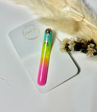 Load image into Gallery viewer, Hand poured Resin hair clips