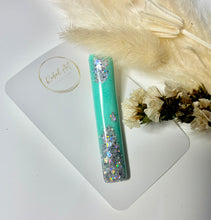Load image into Gallery viewer, Hand poured Resin hair clips